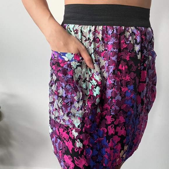 Floral skirt with two pockets elastic band size xs - Picture 2 of 4